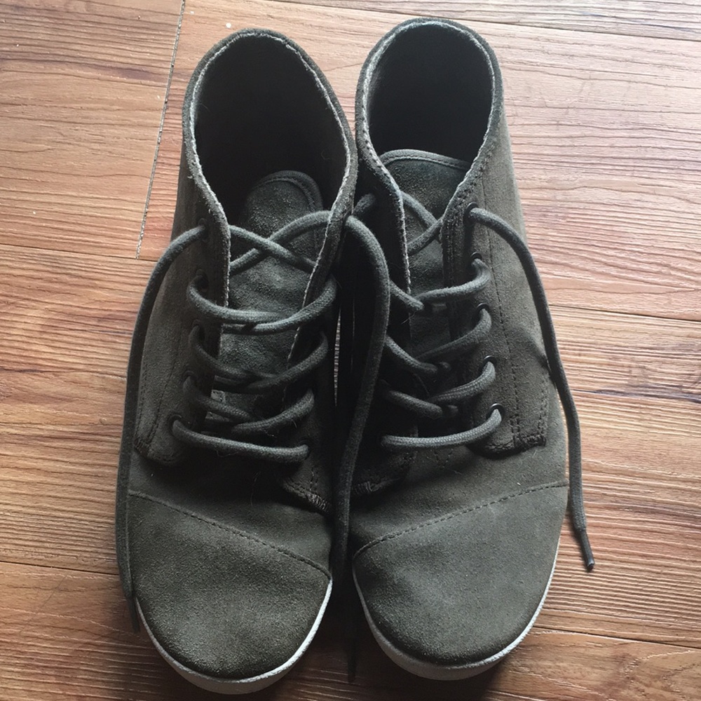 Tom’s Paseo High Suede Shoes